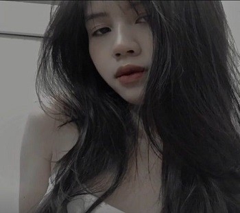 Hoàng Nhi chăn em gái chuyên nghiệp